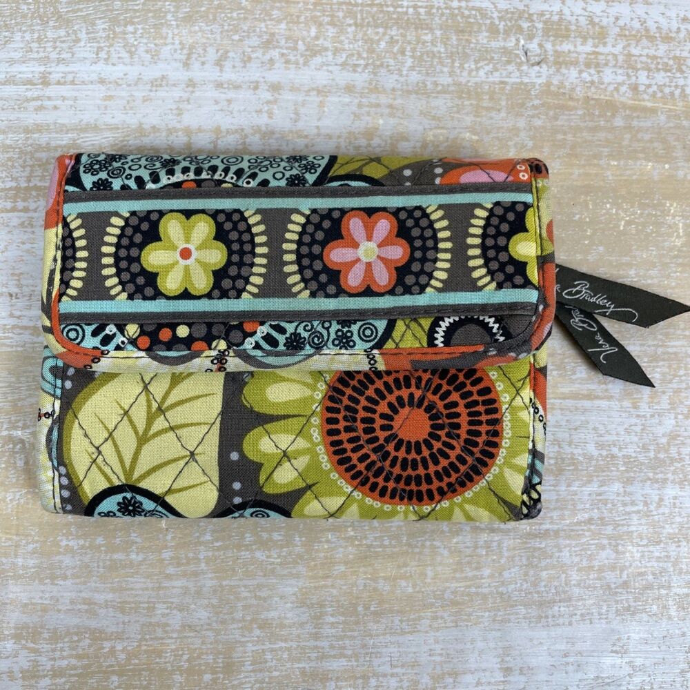 Vera Bradley Flower Shower Euro Trifold Wallet Retired Pattern Pocket Zip & Snap